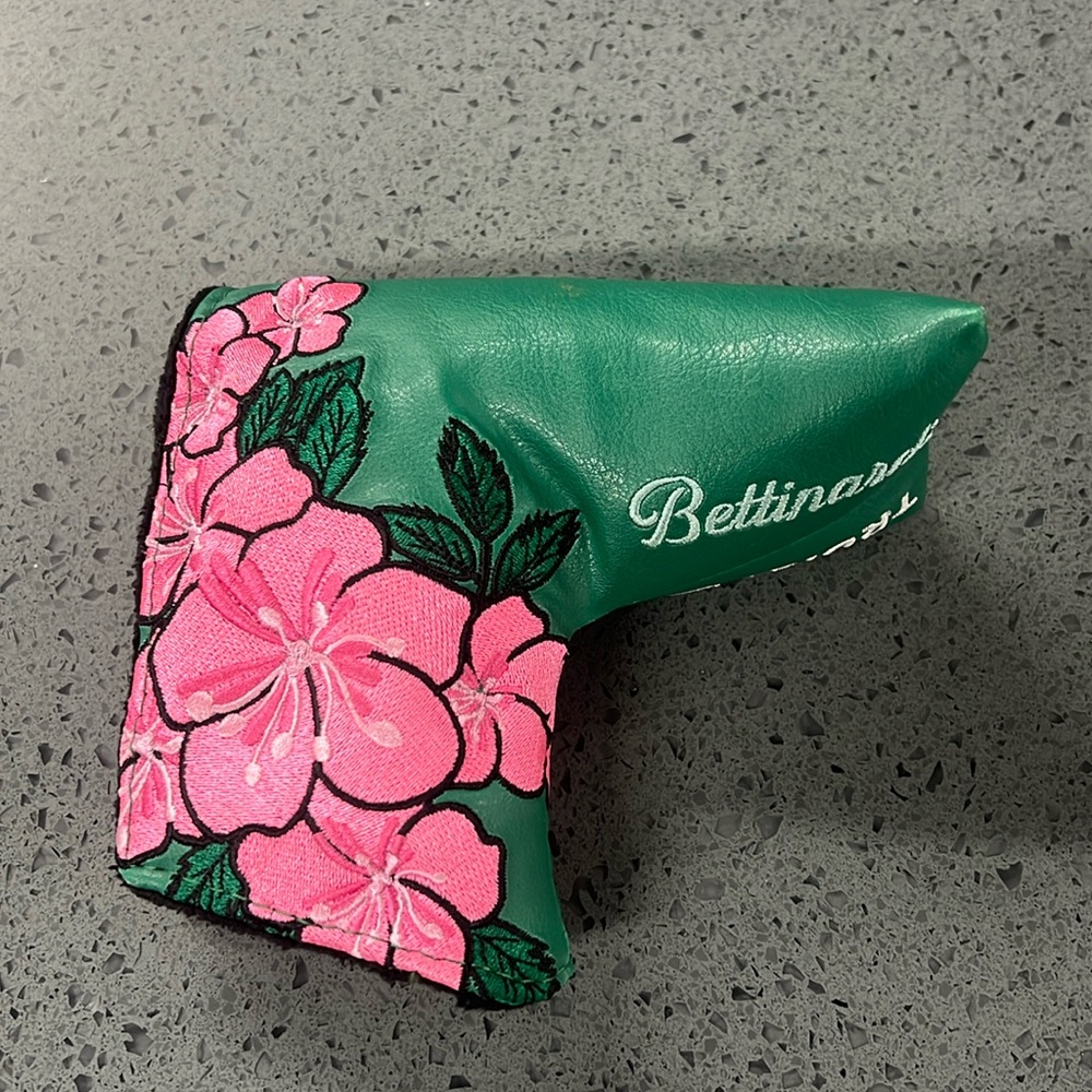 Bettinardi putter cover.